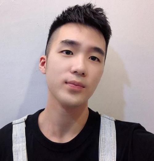 95后男生别剪“锅盖头”了，留好这几款潮流发型，青春阳光又帅气