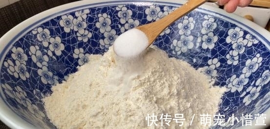 做法|正宗凉皮做法，30年凉皮摊主老配方，只需加3样，想失败都难