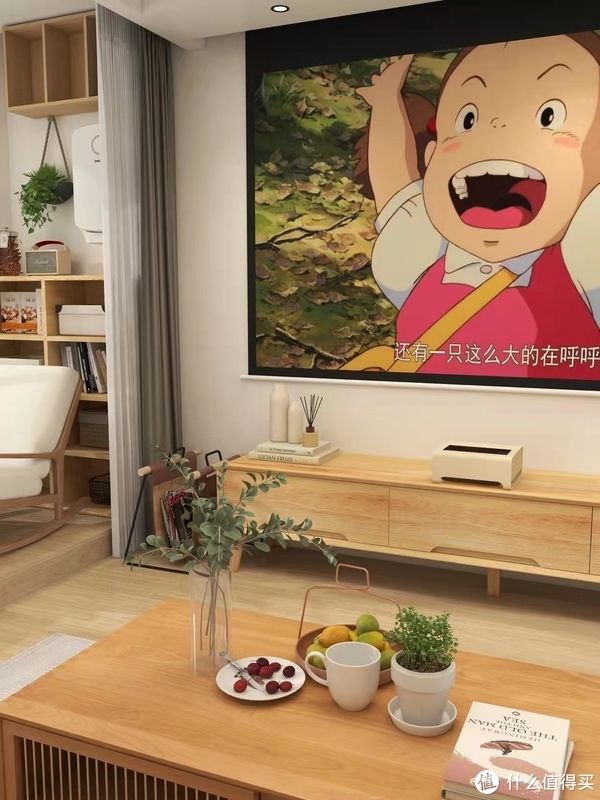 地毯|客厅设计灵感库，有吊顶、白墙、地毯，跟“网红装修”反着来