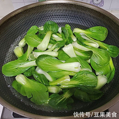 油菜|我家做香菇油菜就用这个方法，解馋又营养