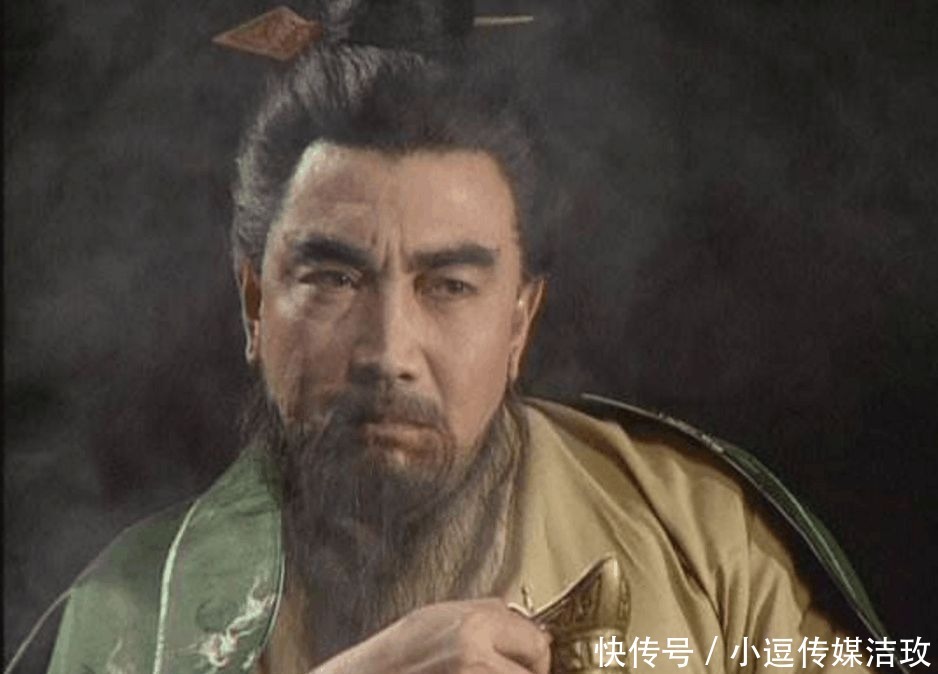 高顺|高顺张辽都是宁死不降,曹操为何偏偏斩了高顺,却收了张辽?