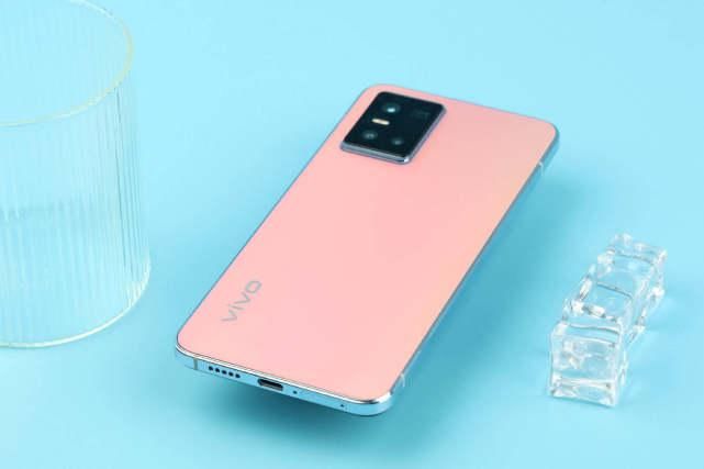 像素|冰蓝粉橙渐变会转为克莱因蓝，vivo S10 Pro是如何实现的？