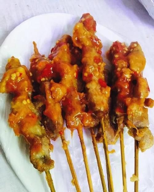 吃遍大连-街头巷尾的那些诱人的小吃，总想从头到尾再吃一遍~