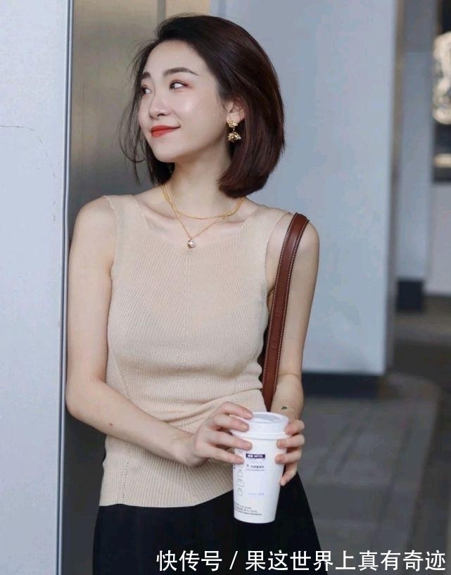 连衣裙|想成为精致的女人,就要穿对服装了,合适的穿搭会让整个人更优雅
