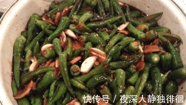 搅拌均匀|奶奶腌制的辣椒不加水只加它,香辣爽口,无论下饭还是下酒都过瘾
