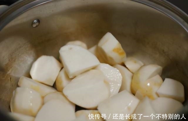 春天,我家常吃“地下一宝”,简单一烧软糯鲜香,价格低还护牙齿