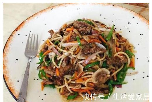 想吃意面不用买,在家做分量多,用料足,便宜卫生,比西餐厅好吃