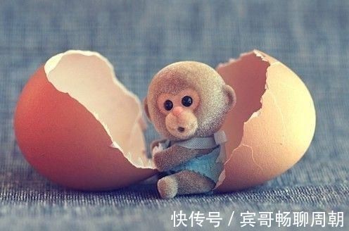 剖腹产|孕妈剖腹产生下双胞胎,医生告知她宝宝性别时,宝妈当场激动落泪