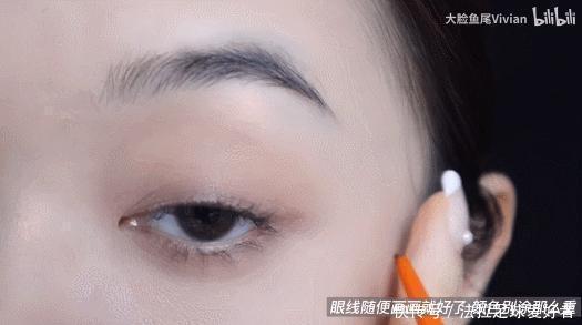 芽芽|别再画眼影了，这种眼妆才是真的又纯又欲啊