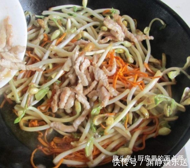 花生芽|天然“清肠高手”是它,隔天吃一盘,雀斑不来找,腰围变细还滋补