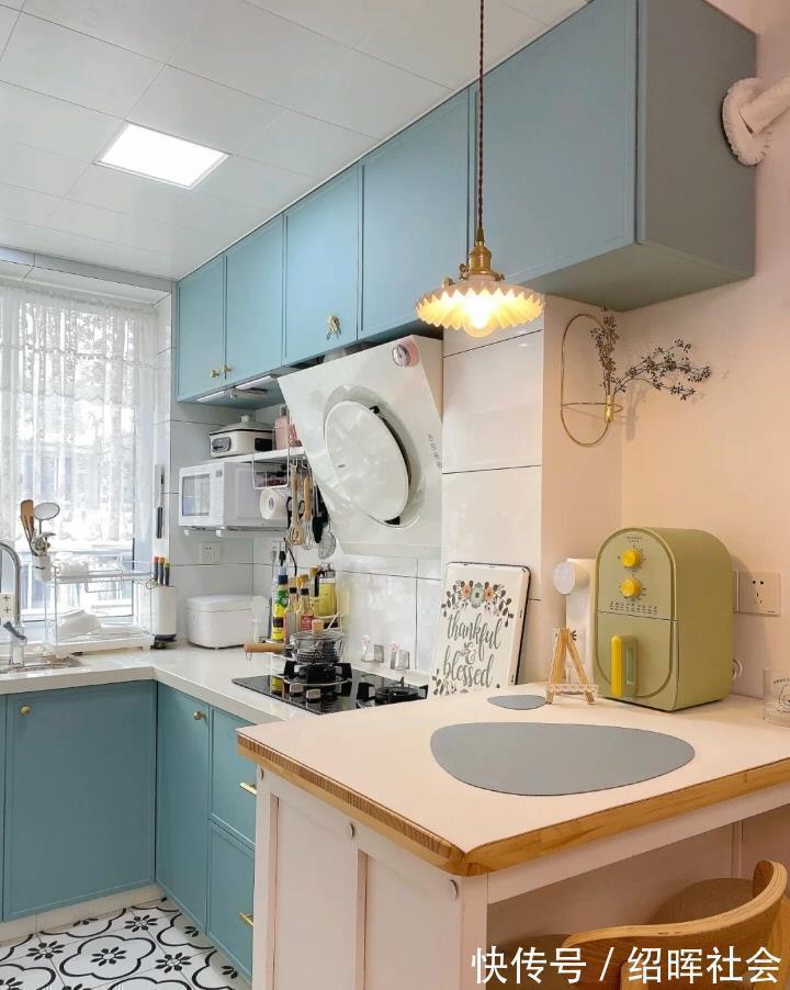 客厅|36㎡经典“老破小”改造后，堪比50㎡，麻雀虽小五脏俱全！