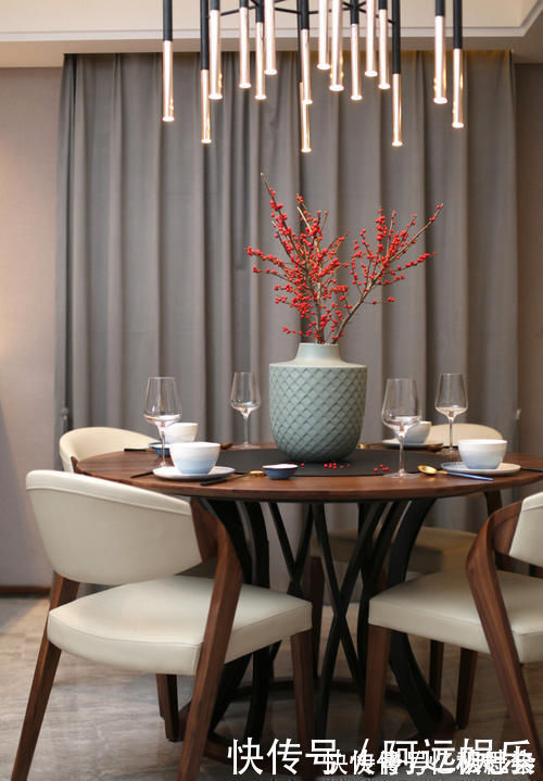 横厅|看完她家才知,没有红木与雕花的现代新中式,依然可以美到极致!