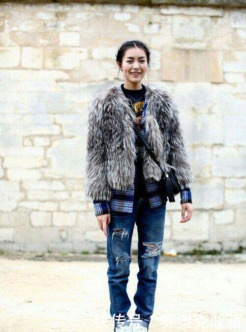 刘雯的冬装外套,每一件都穿出了穿搭教程,很有气质的文艺女青年
