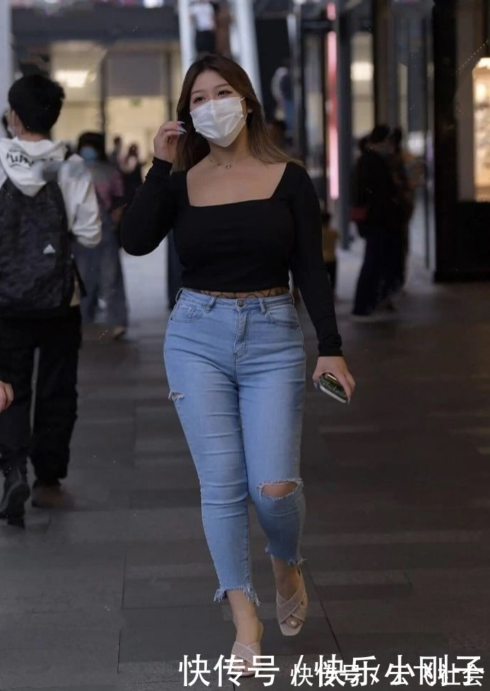 穿搭 腿粗可以这样应对,方领小衫这是你想不到的美