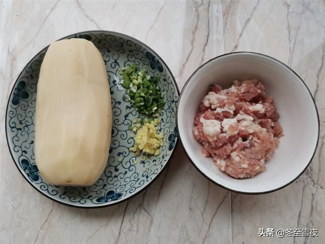 莲藕怎样做才好吃？教你这样做，大人小孩都爱吃，端上桌就光盘