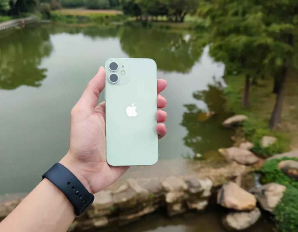 吐槽|好气哦,iPhone12槽点那么多,依然这么抢手,原因究竟是什么?
