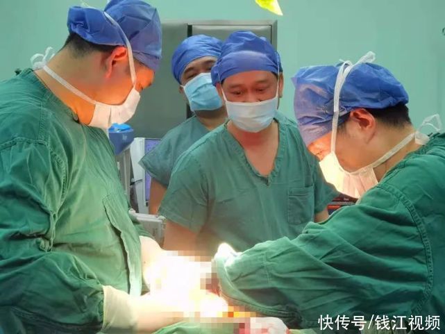 肿块像“韭菜”割了又长！一次摔跤后，背上竟掉出一团肉？
