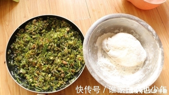 煎包|吃煎包一定要吃这个馅的，一年365天吃都不够，皮薄馅大，过瘾