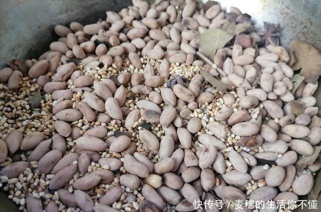 五香花生米|花生米别再油炸了,试试五香花生米,香酥可口不油腻,可当小零食!