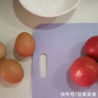 最简单常见的米饭绝配菜——西红柿炒鸡蛋（甜口！）