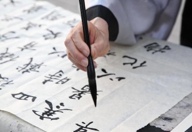 书法&书法临摹时把字形写得像就做对了吗?其实这么做才是正确的