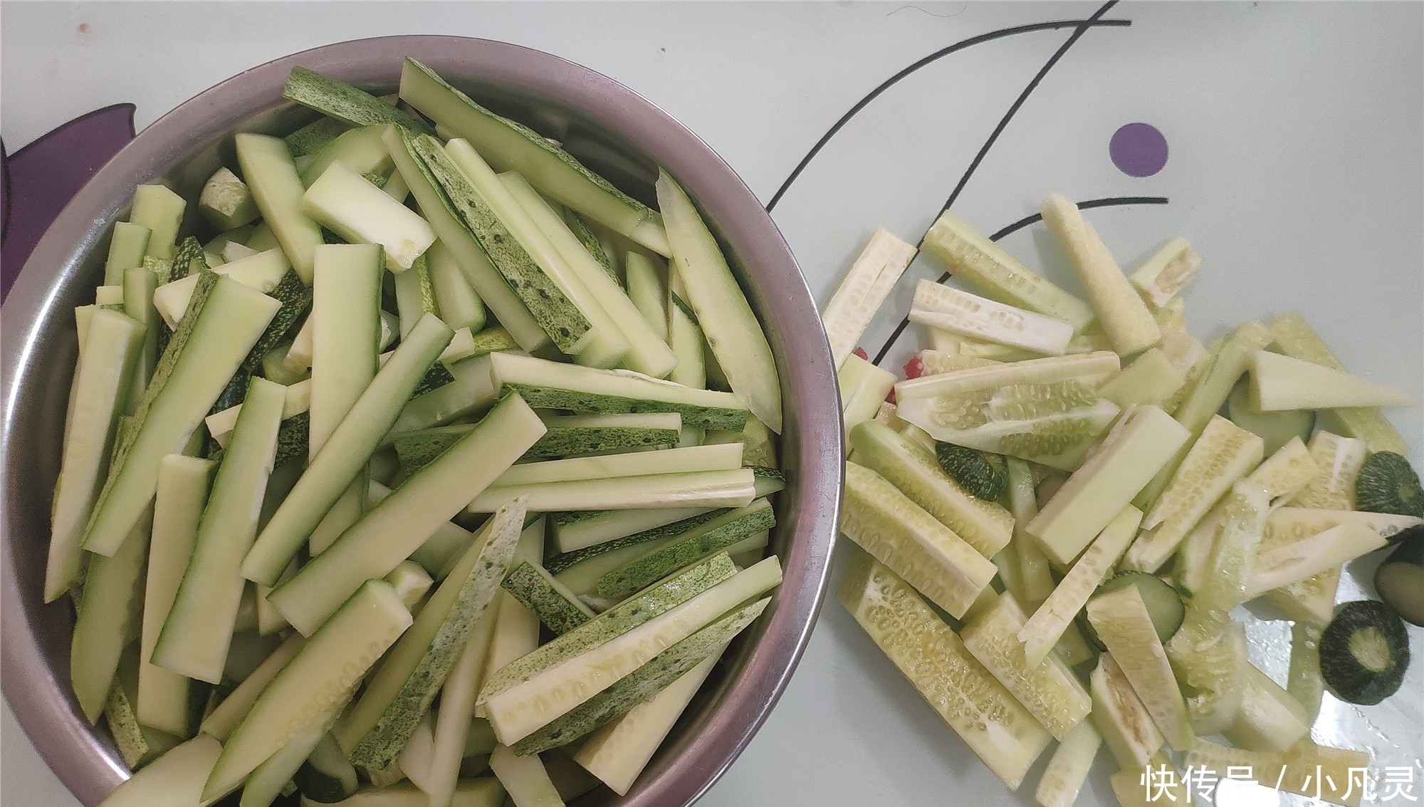 好吃|奶奶用了30多年的腌黄瓜配方,一次腌20斤,嘎嘣脆,咸香特好吃