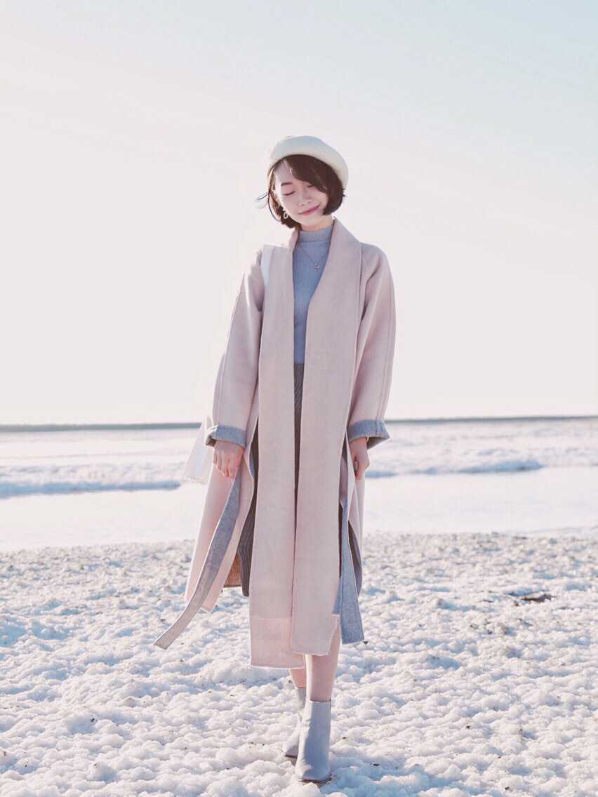 博主 别再用大衣搭配休闲鞋了,试试大衣+及踝靴吧!时髦精致又有气场