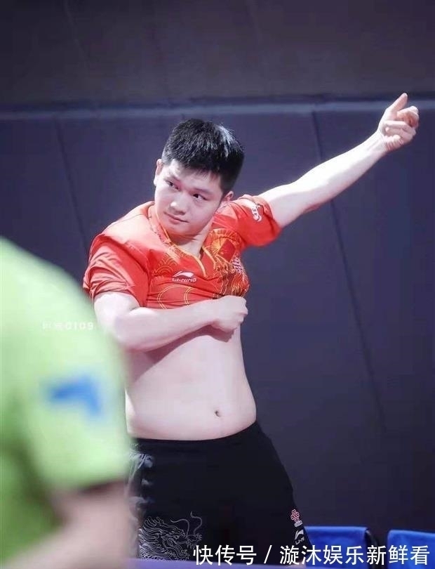 国乒|高强度训练,樊振东为何还有小肚子?陈梦腹肌抢眼,许昕给出答案