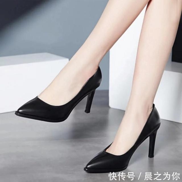 前沿 尖头细跟鞋是潮水的前沿,文雅又布满时尚魅力