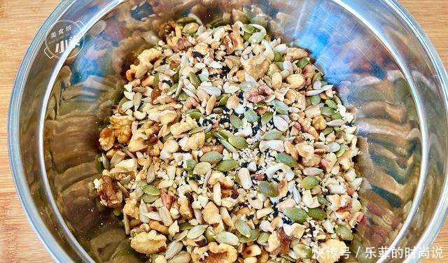 详细|五仁月饼做法来了,配方详细讲解,无难度,中秋自己在家都能做