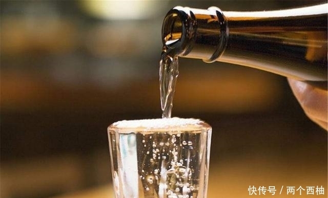 悄悄|经常喝一杯“白酒”的人,一段时间后,3件好事悄悄“收入囊中”