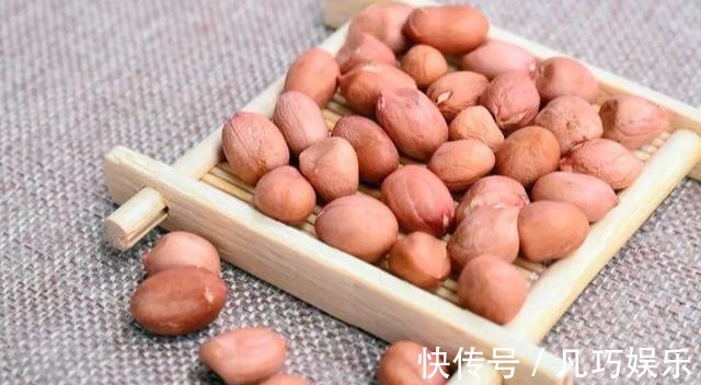 脂肪物质|晚上睡前吃几颗花生,坚持半月,3大好处“会找上你”,早吃早好