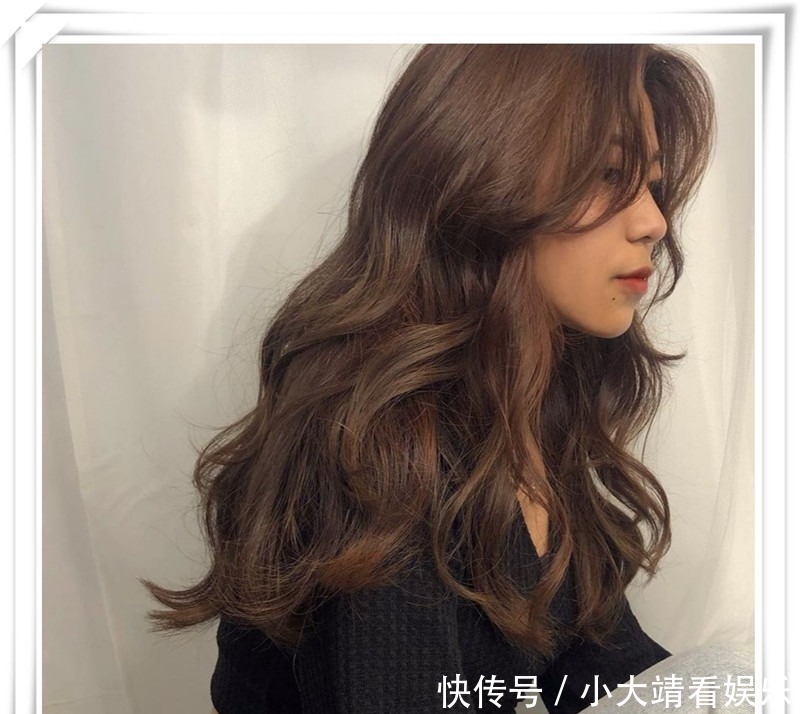 卷度|选对发型，你才美，夏日流行氧气蓬松卷发，显瘦不挑人