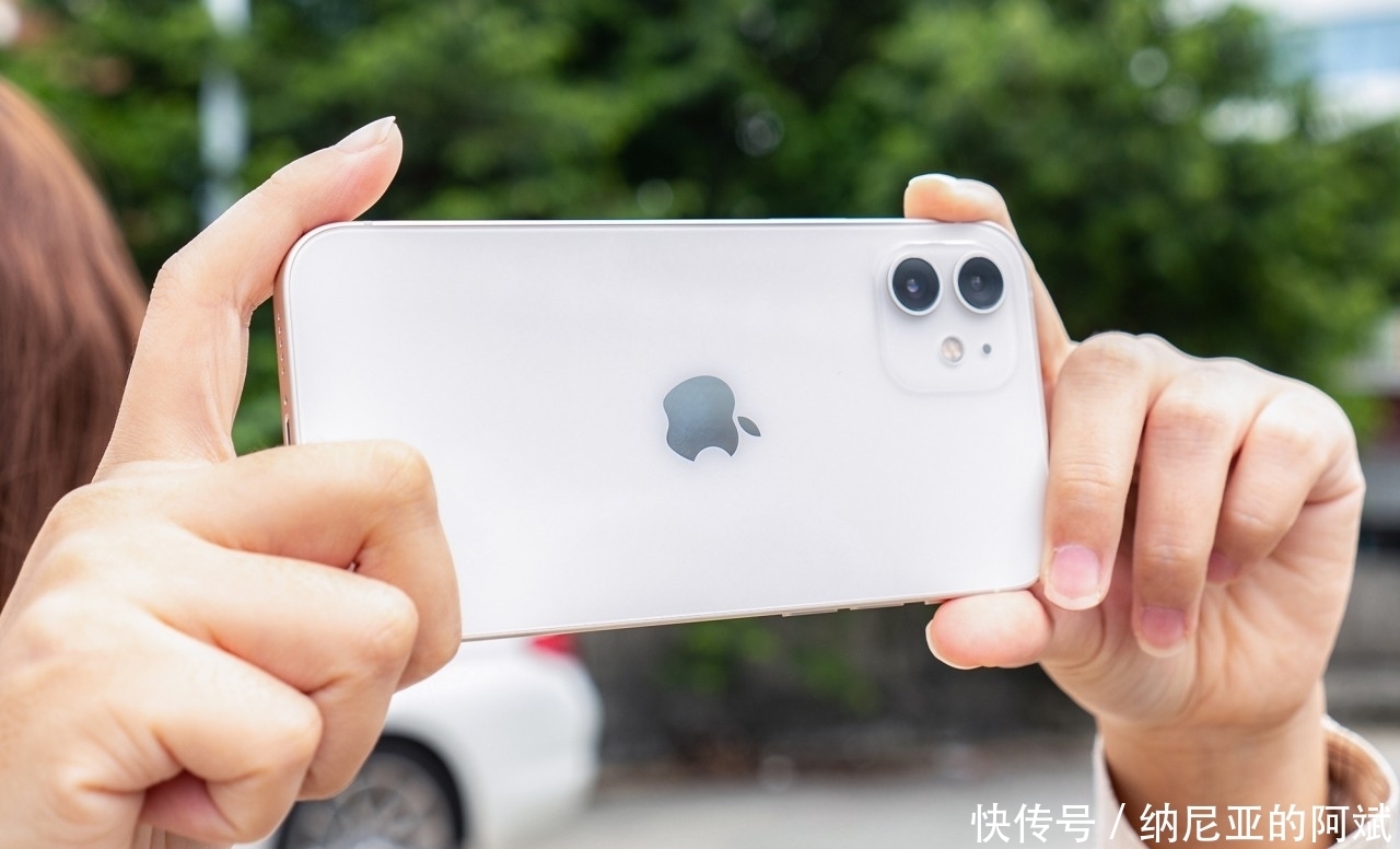 糟糕|iPhone12续航评测：糟糕的游戏和漫长的快充，这就是个老年机！