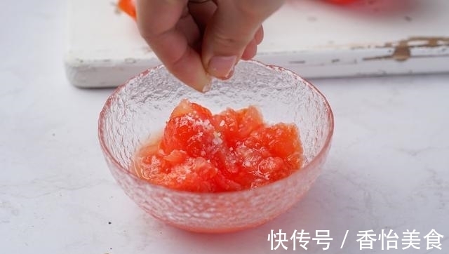 土豆|高颜值的元气早餐,土豆放西红柿里面烤,咬一口满口奶香味