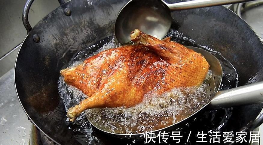 红润|卤烧鸭,鸭肉入味难?厨师长教你一招,肉质红润不柴,入味到骨