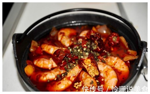 做水煮虾时，直接下锅就“废”了，多加1步骤，虾肉出锅嫩滑爽口