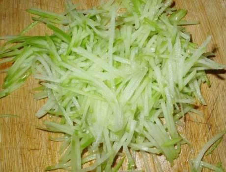 冬天,我家就用这菜包饺子,鲜嫩多汁营养高,比白菜萝卜馅还好