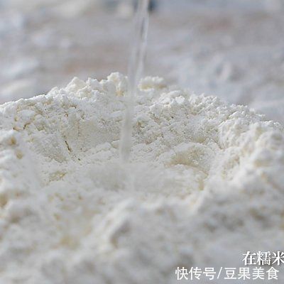 碧根果|来一碗糯叽叽、甜蜜蜜的芝麻汤圆吧