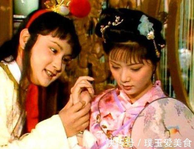 贾元春@贾宝玉宁死不碰薛宝钗?她褪下麝香串时,贾宝玉的想法已暗示一切