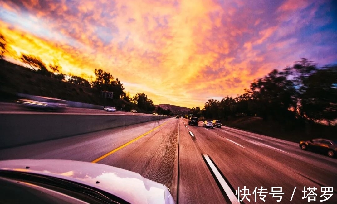 人类！所有人都能自行得出的哲学道理，只用四个词概括人间万象