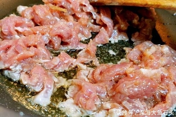 肉丝|土豆炒肉丝？薯条炒肉丝？一样的食材，动了手脚后，老少皆宜