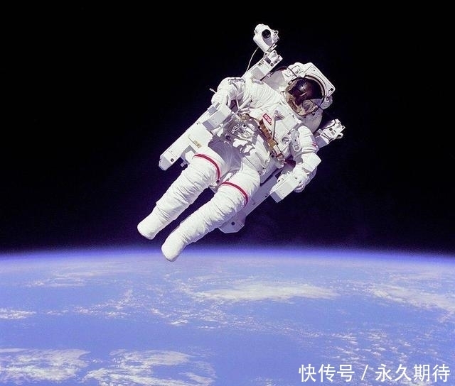 阿波罗 宇航员们拍摄的大多数太空照片，其背景都没有星星，这是为什么？