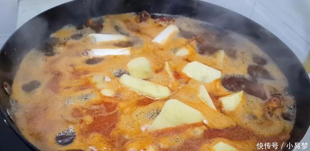 鸡肉这样做才好吃，掌握这个秘诀，一顿多吃两碗饭，一锅都不够吃