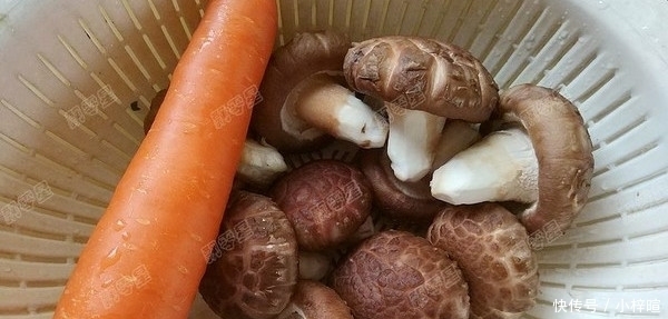 腌制|腌制腊肉时,只放盐就错了!多放一点它,腊肉不长霉,放一年不坏