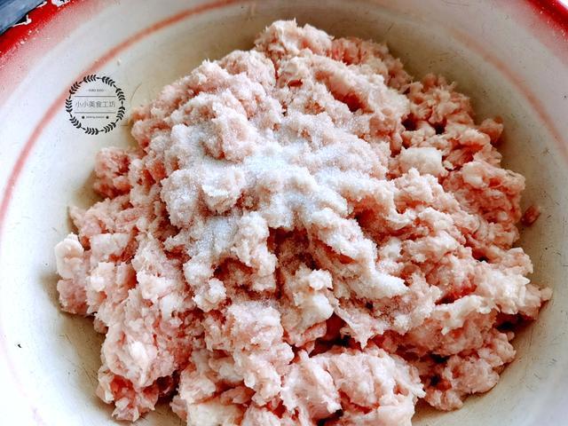 做饺子馅，放调料顺序是关键，第一步就做错，难怪饺子不鲜也不香