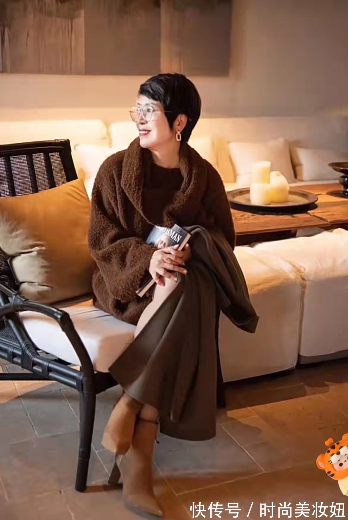 内衬 真正有气质的女人老了也很美,她靠穿搭赢得体面,高级大气