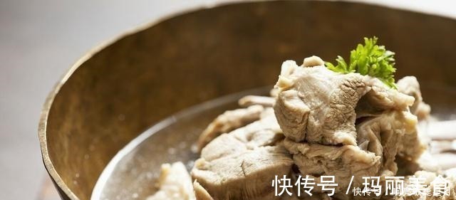 羊汤|炖羊肉时,只需要牢记3个技巧,羊肉又烂又软,羊汤还不会膻!