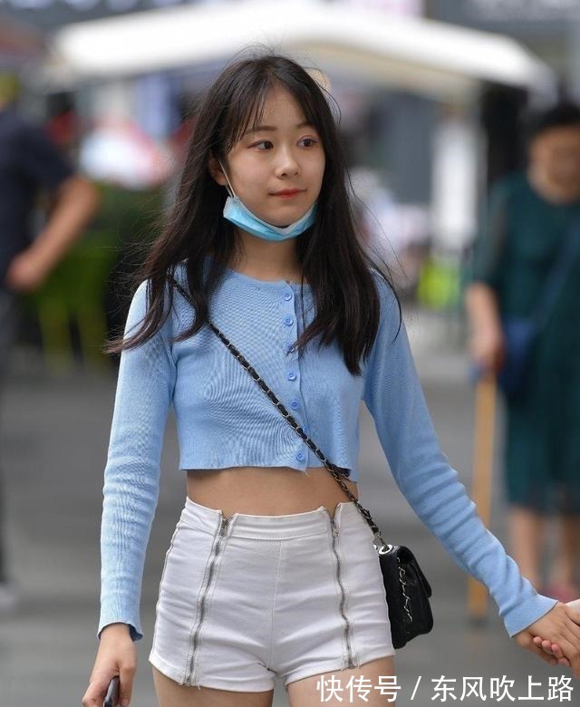 瑜伽裤 瑜伽裤显优雅，选择优雅减龄的风格，白运动鞋！