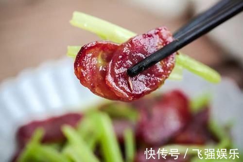 脾胃虚弱|吃一次整整7天不消化,但是很多父母竟当宝贝喂孩子,医生:愚昧